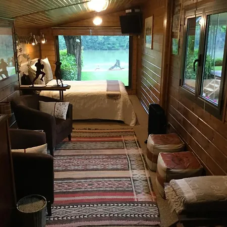 Couette-café Garonnella 4*