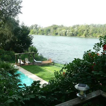 Garonnella Oda ve Kahvaltı 4*